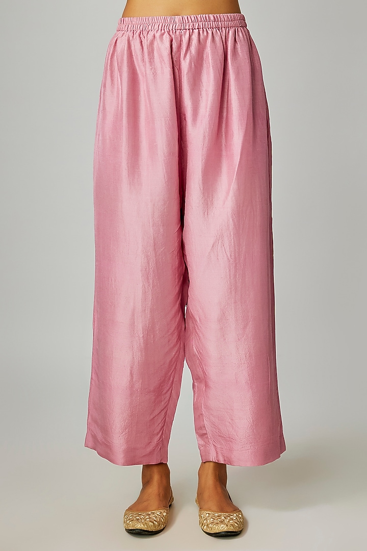 Pastel Pink Silk Floral Hand Embroidered Kaftan Set by Mrunalini Rao at Pernia's Pop Up Shop