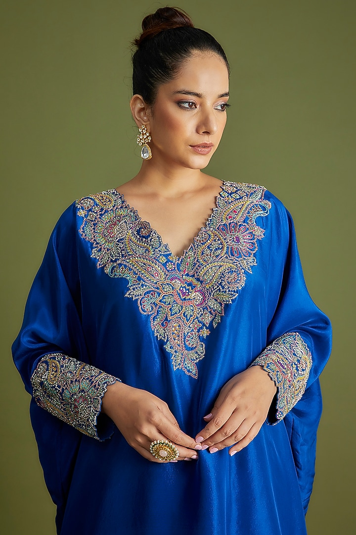 Blue Silk Embroidered Kurta Set by Mrunalini Rao at Pernia's Pop Up Shop