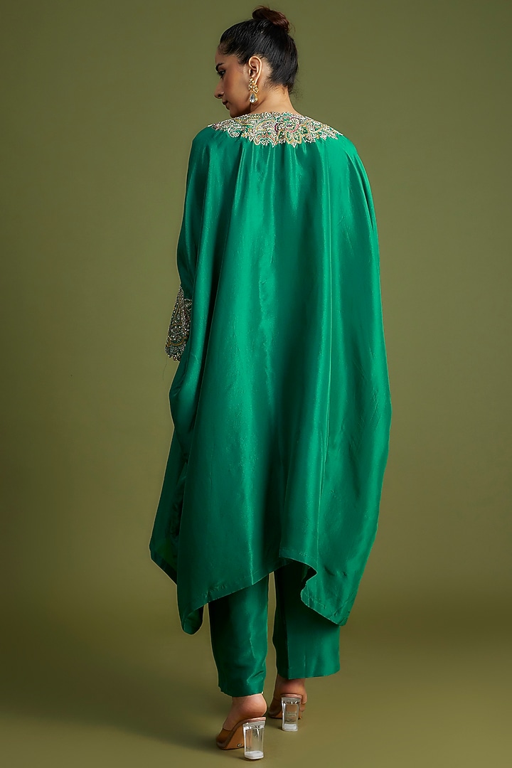 Emerald Green Silk Embroidered Kurta Set by Mrunalini Rao at Pernia's Pop Up Shop