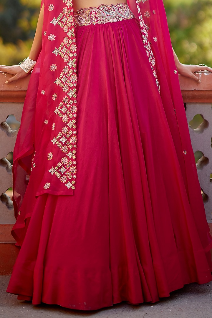 Pink Organza Embroidered Cape Set by Mrunalini Rao at Pernia's Pop Up Shop
