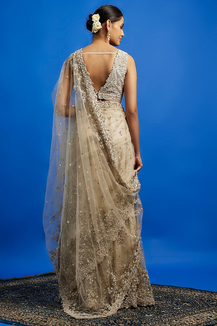 Off-White Net Hand Embroidered Bridal Saree Set by Mrunalini Rao at Pernia's Pop Up Shop