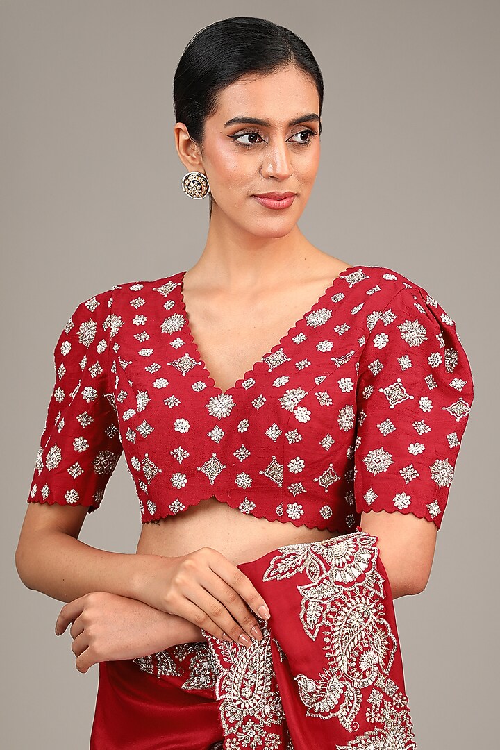 Red Pure Silk Resham & Pearl Hand Embroidered Bridal Saree Set by Mrunalini Rao at Pernia's Pop Up Shop