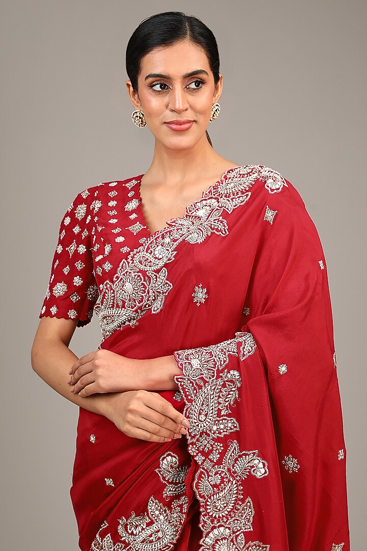 Red Pure Silk Resham & Pearl Hand Embroidered Bridal Saree Set by Mrunalini Rao at Pernia's Pop Up Shop
