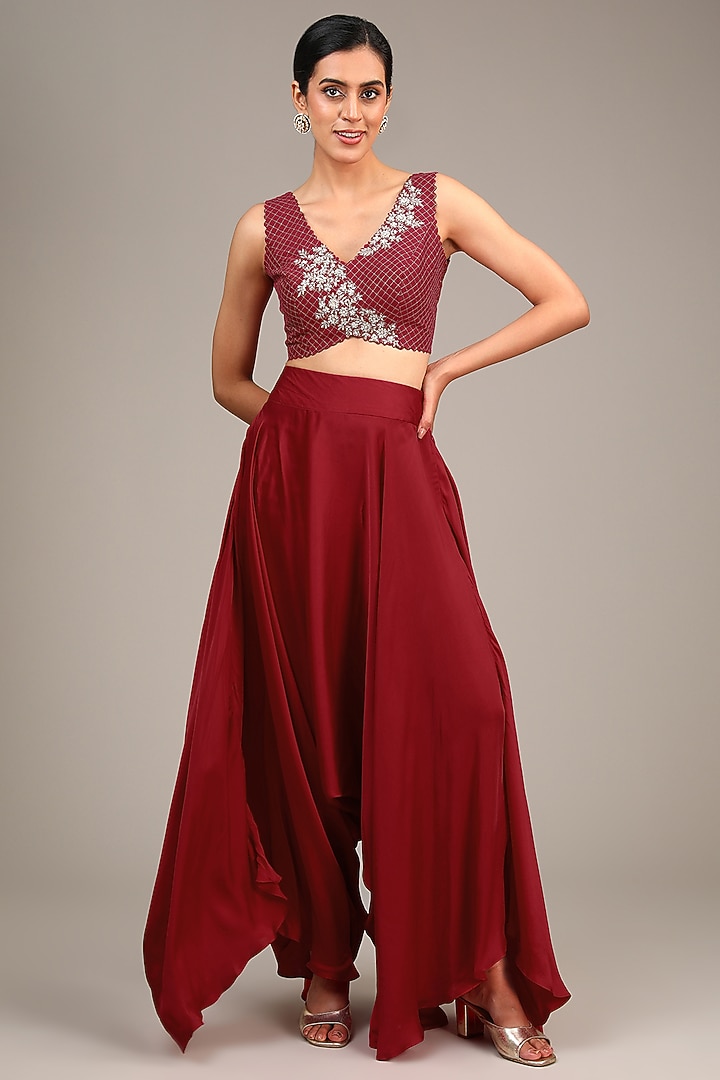 Red Organza Hand Embroidered Cape Set by Mrunalini Rao at Pernia's Pop Up Shop