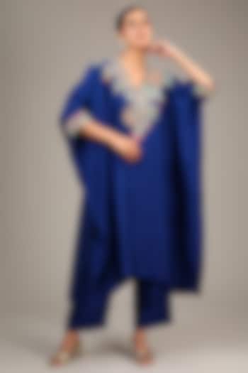 Royal Blue Silk Hand Embroidered Kurta Set by Mrunalini Rao at Pernia's Pop Up Shop