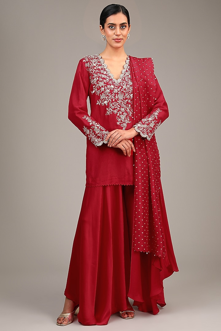 Red Pure Silk Resham & Zardosi Embroidered Kurta Set by Mrunalini Rao at Pernia's Pop Up Shop