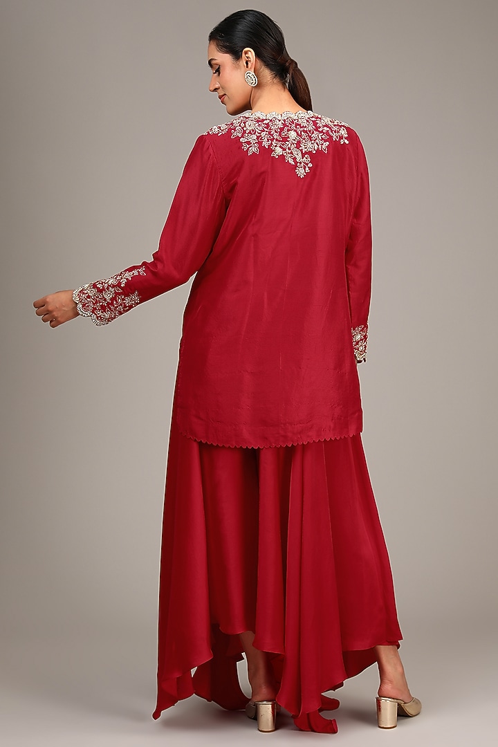 Red Pure Silk Resham & Zardosi Embroidered Kurta Set by Mrunalini Rao at Pernia's Pop Up Shop
