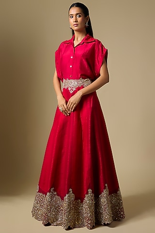 Maroon Raw Silk Zardosi Embroidered Skirt Set by Mrunalini Rao