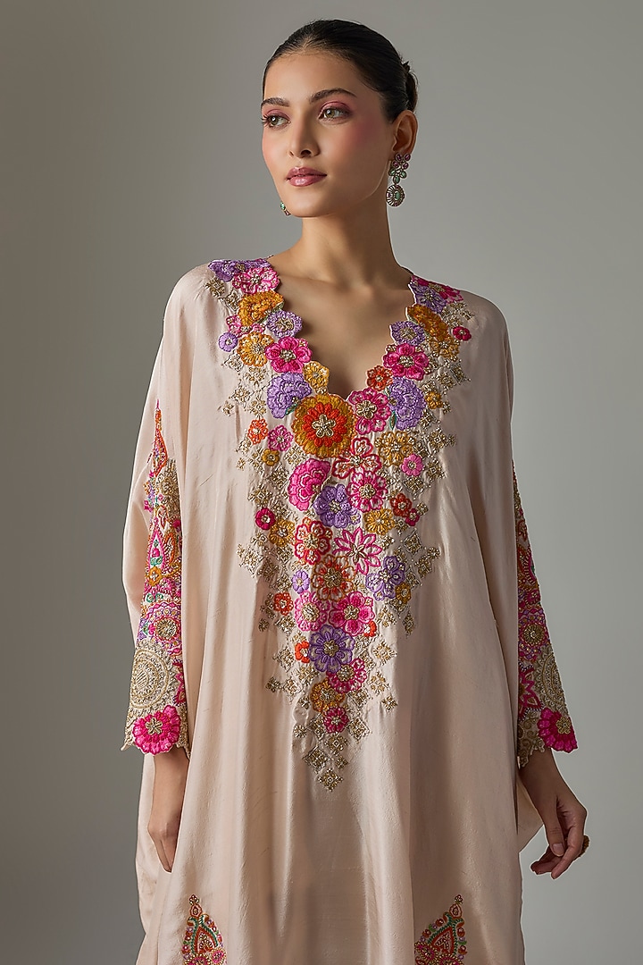 Ivory Silk Resham & Zardosi Embroidered Kurta Set by Mrunalini Rao at Pernia's Pop Up Shop