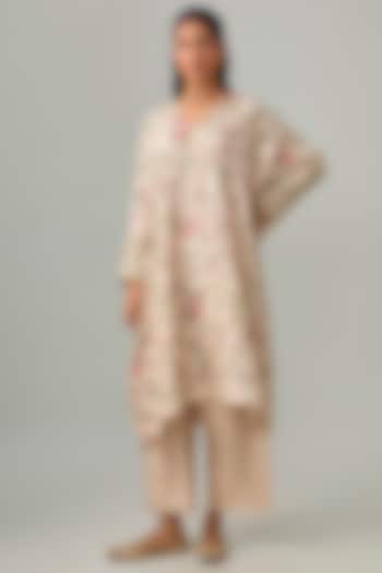 Ivory Silk Resham Embroidered Kurta Set by Mrunalini Rao at Pernia's Pop Up Shop