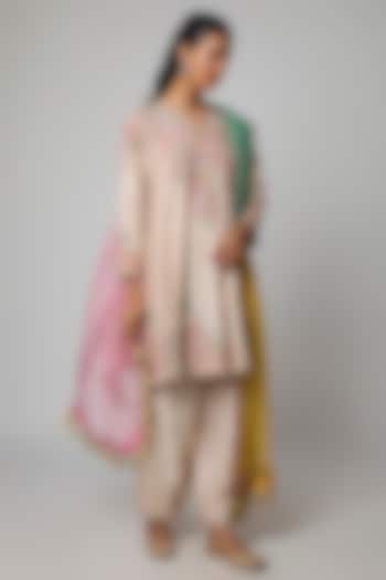 Ivory Silk Resham Embroidered Kalidar Kurta Set by Mrunalini Rao at Pernia's Pop Up Shop