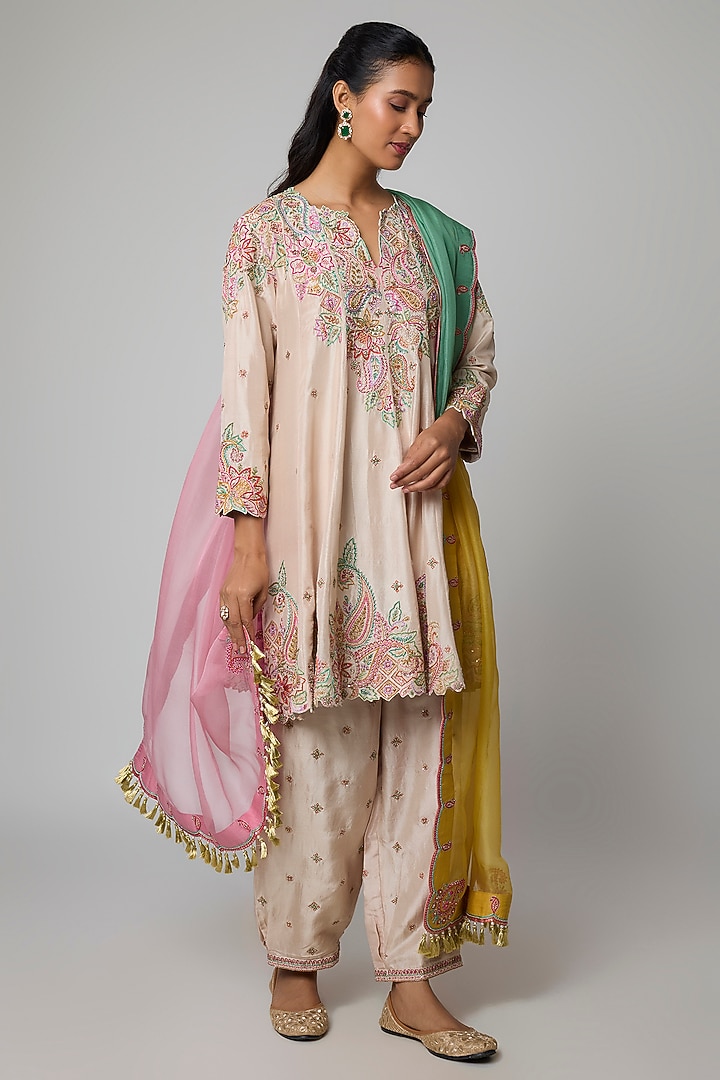Ivory Silk Resham Embroidered Kalidar Kurta Set by Mrunalini Rao at Pernia's Pop Up Shop