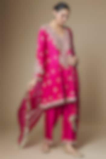 Pink Silk Zardosi Embroidered Kurta Set by Mrunalini Rao at Pernia's Pop Up Shop