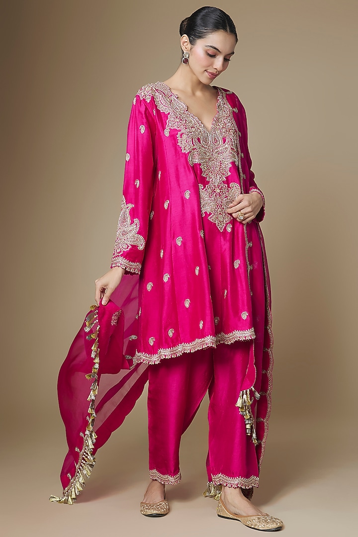 Pink Silk Zardosi Embroidered Kurta Set by Mrunalini Rao at Pernia's Pop Up Shop