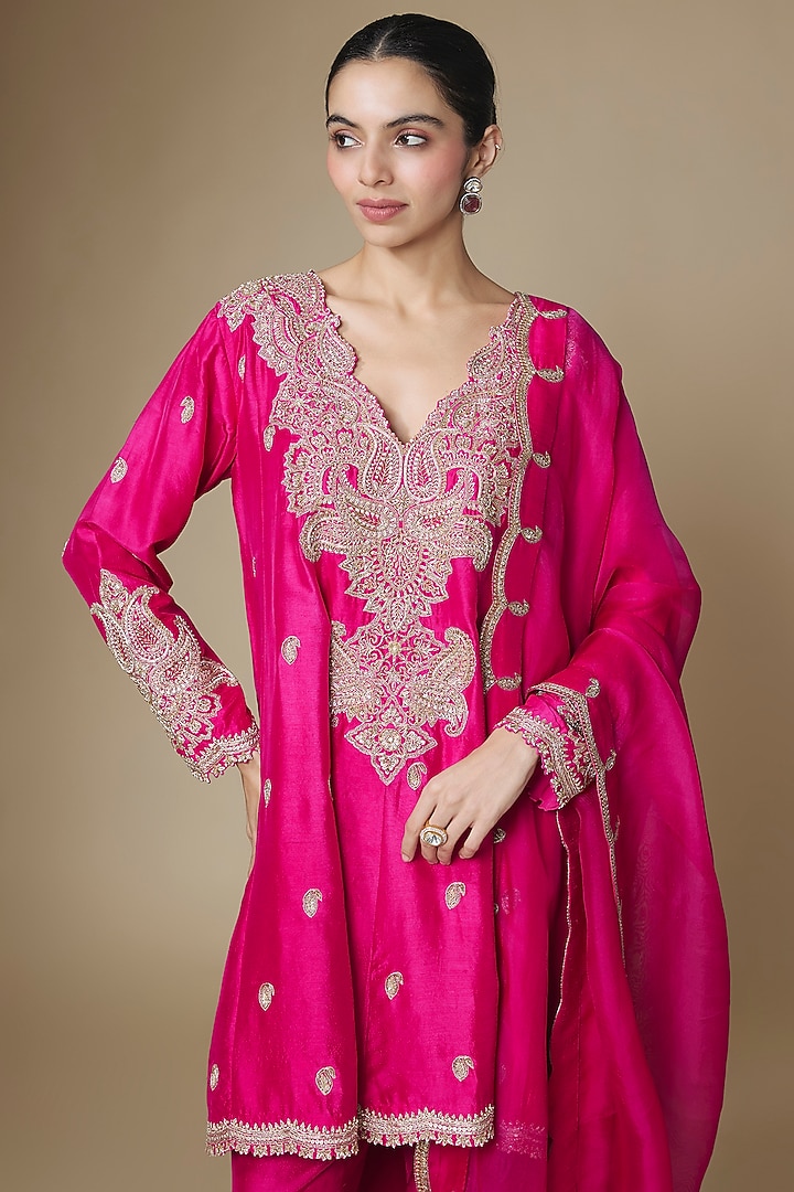 Pink Silk Zardosi Embroidered Kurta Set by Mrunalini Rao at Pernia's Pop Up Shop