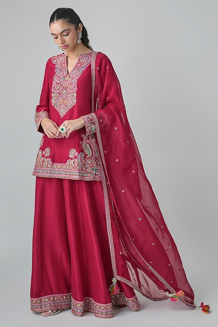 Red Silk Embroidered Short Kurta Set by Mrunalini Rao at Pernia's Pop Up Shop