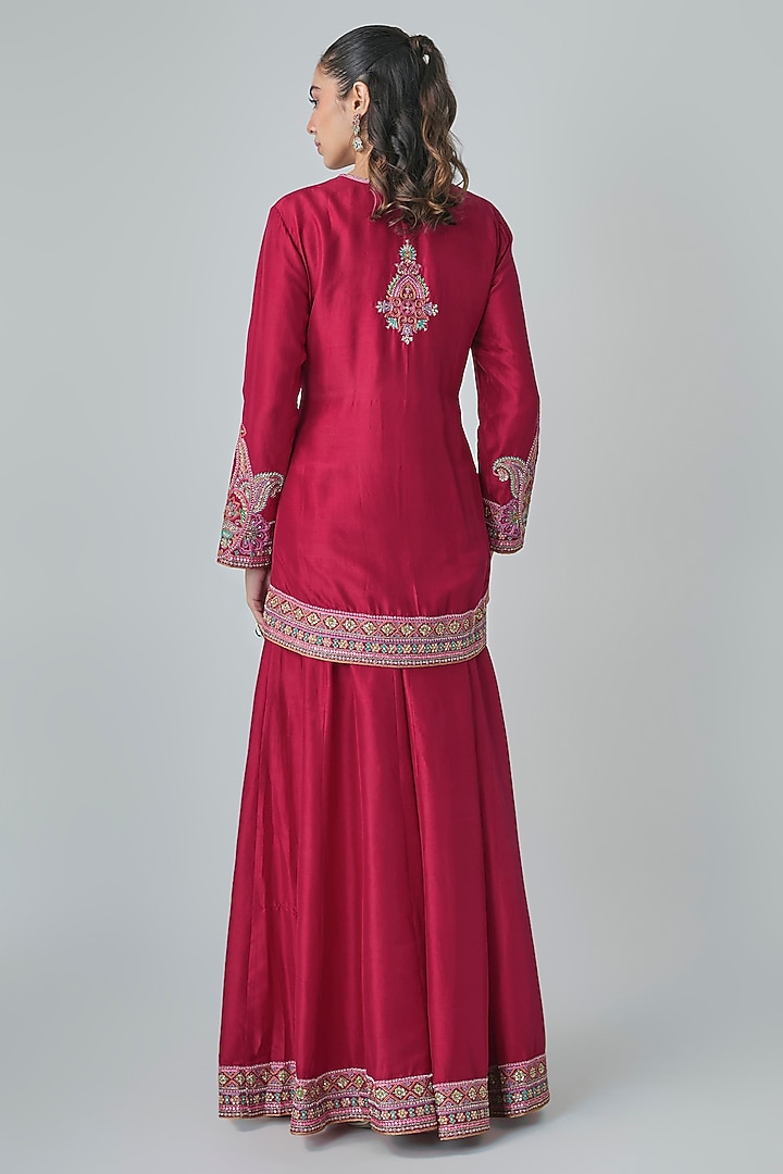 Red Silk Embroidered Short Kurta Set by Mrunalini Rao at Pernia's Pop Up Shop