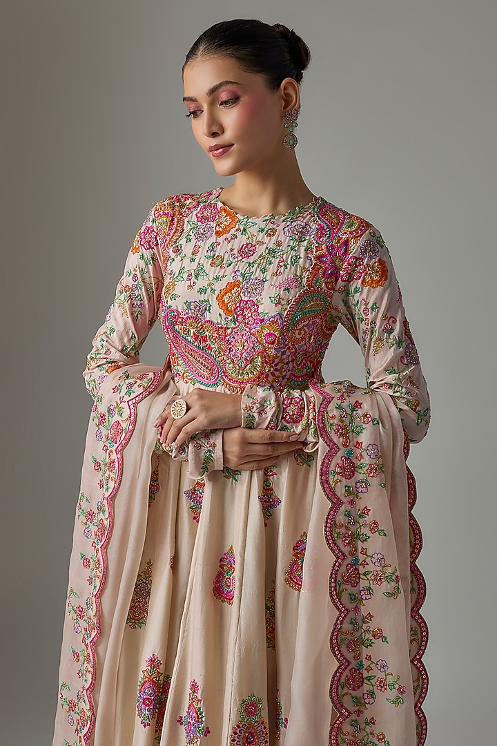 Ivory Silk Resham & Zardosi Embroidered Bridal Anarkali Set by Mrunalini Rao at Pernia's Pop Up Shop