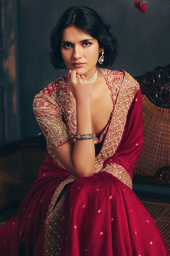 Red Chiniya Silk Zardosi Hand Embroidered Bridal Saree Set by Mrunalini Rao at Pernia's Pop Up Shop
