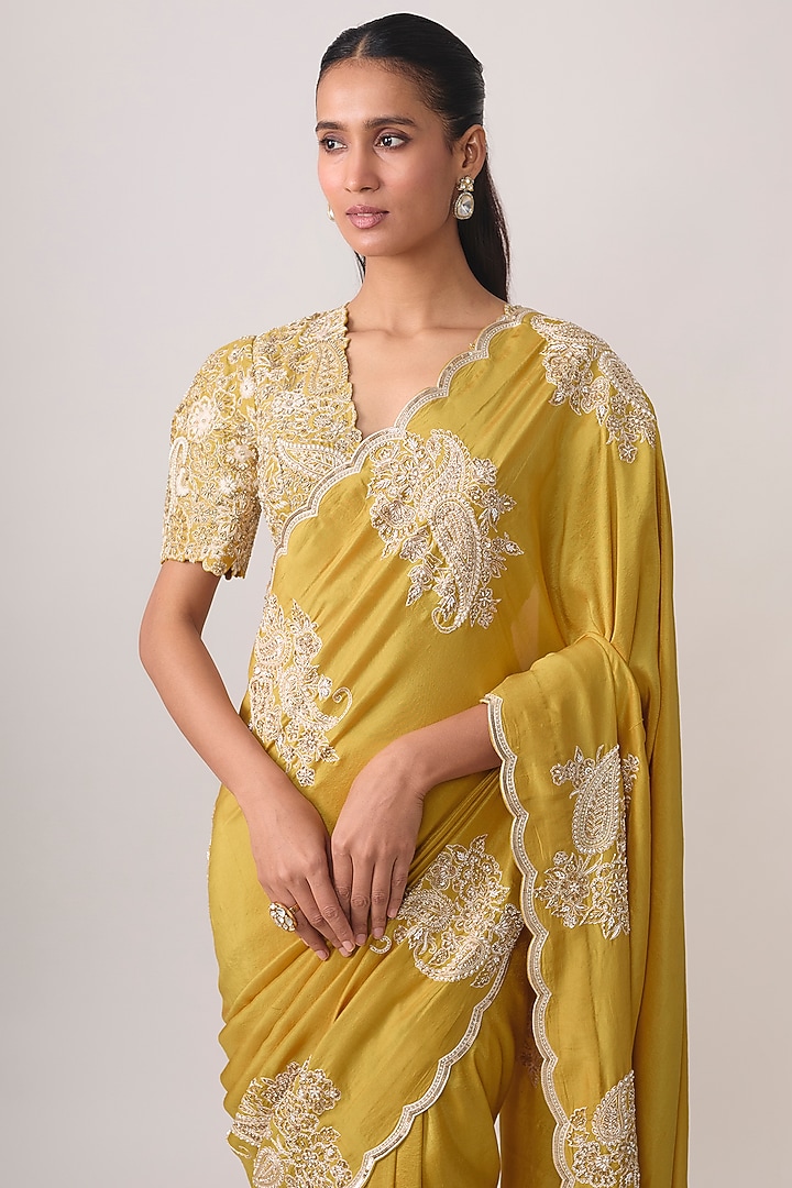 Yellow Silk Floral Embroidered Bridal Saree Set by Mrunalini Rao at Pernia's Pop Up Shop