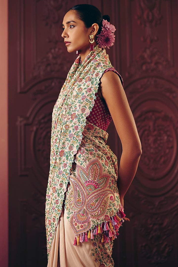 Ivory Silk Jaal & Pearl Embroidered Bridal Saree Set by Mrunalini Rao at Pernia's Pop Up Shop