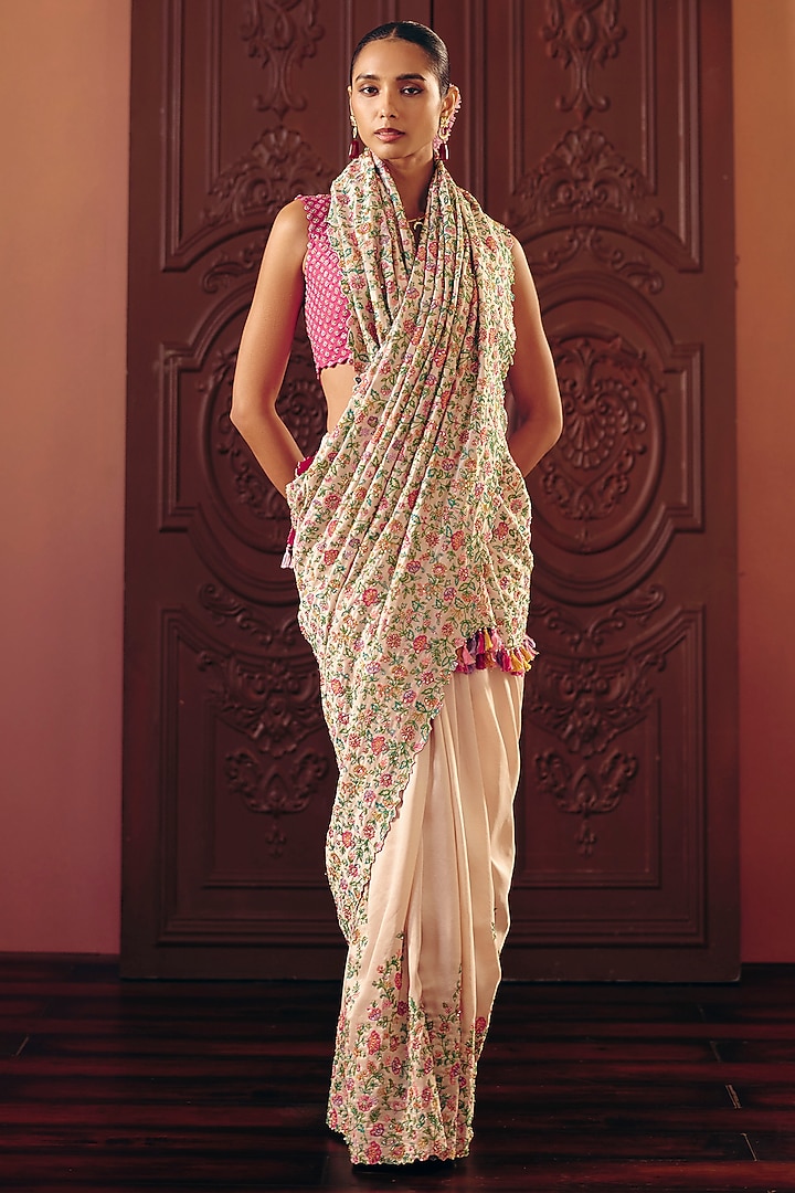 Ivory Silk Jaal & Pearl Embroidered Bridal Saree Set by Mrunalini Rao at Pernia's Pop Up Shop