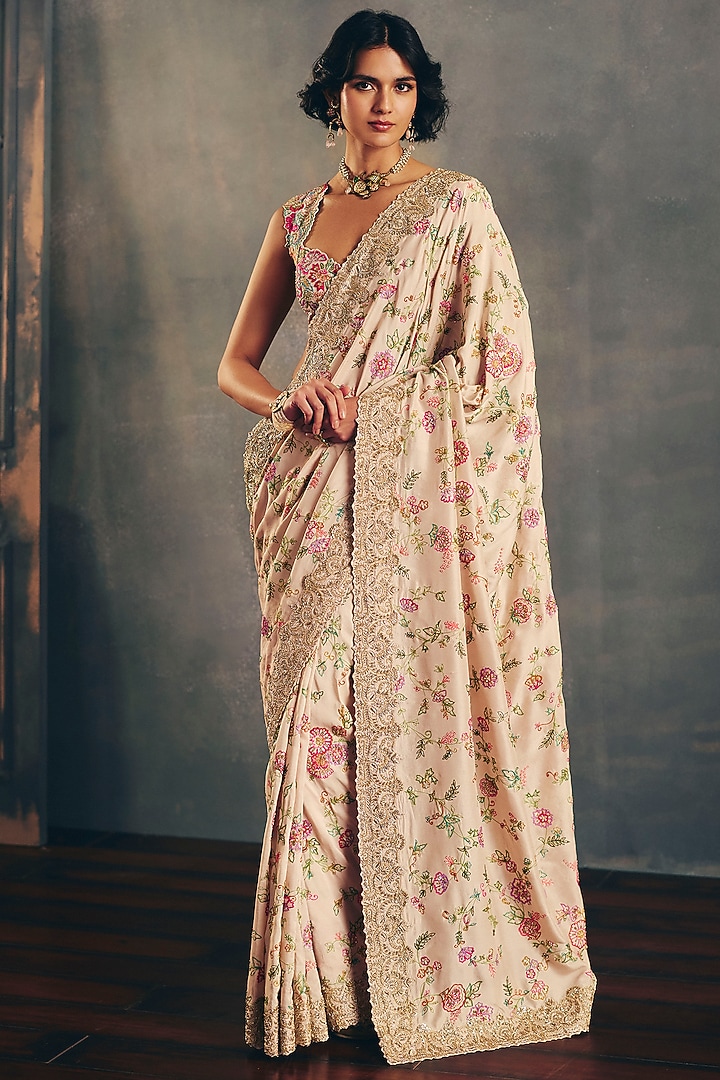 Ivory Raw Silk Floral Jaal & Zardosi Embroidered Bridal Saree Set by Mrunalini Rao at Pernia's Pop Up Shop