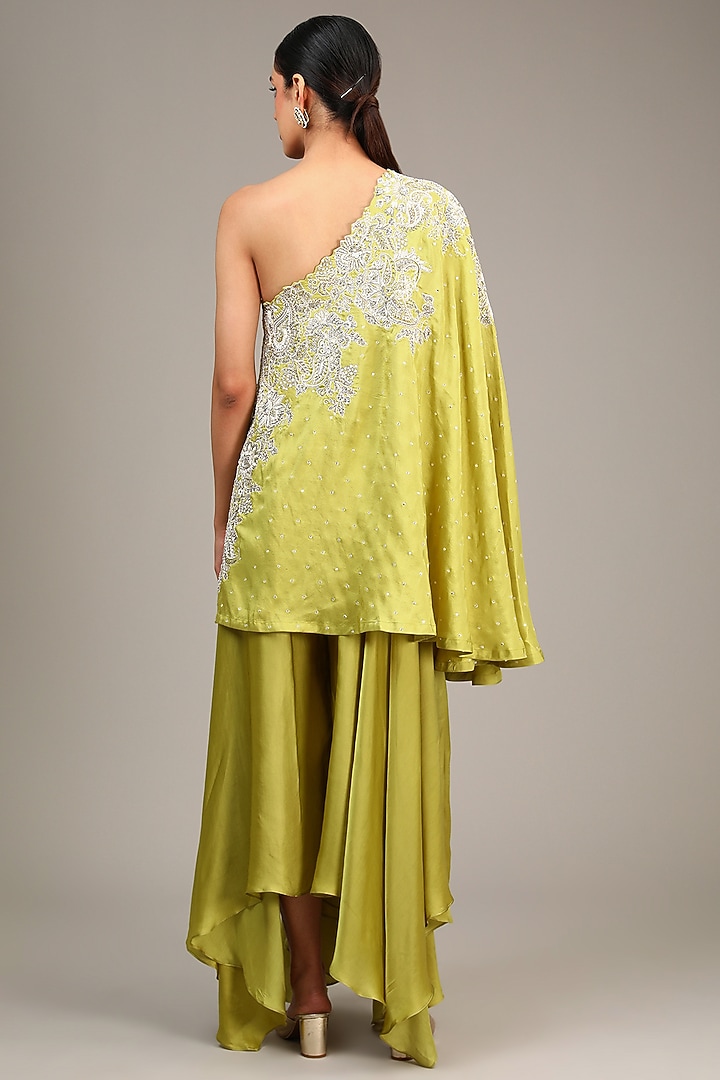 Lime Green Pure Silk Resham & Pearl Hand Embroidered One-Shoulder Kaftan Set by Mrunalini Rao at Pernia's Pop Up Shop