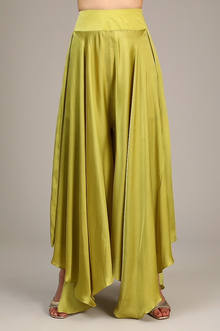 Lime Green Pure Silk Resham & Pearl Hand Embroidered One-Shoulder Kaftan Set by Mrunalini Rao at Pernia's Pop Up Shop