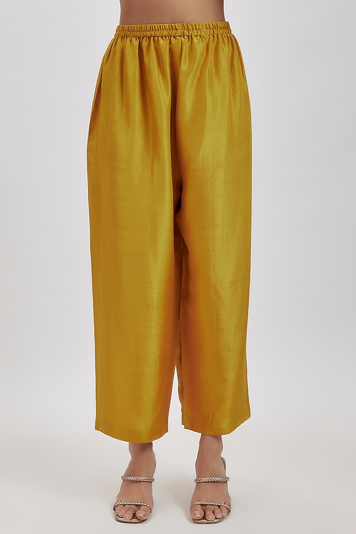 Yellow Pure Silk Hand Embroidered Kurta Set by Mrunalini Rao at Pernia's Pop Up Shop