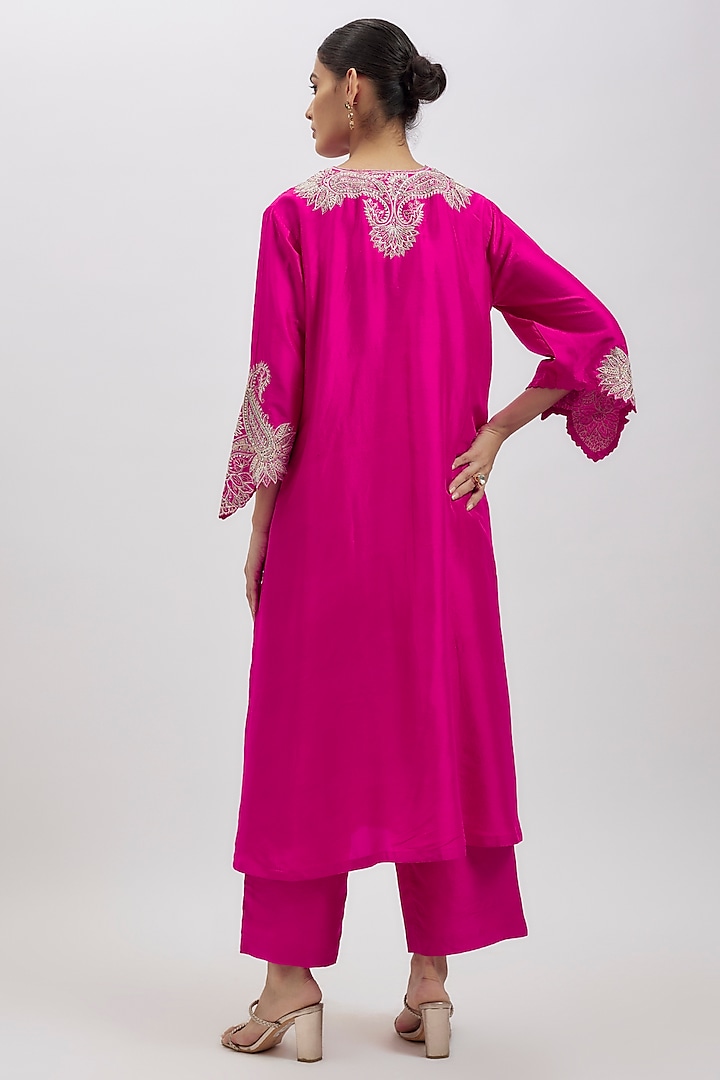 Fuchsia Pink Pure Silk Hand Embroidered Kurta Set by Mrunalini Rao at Pernia's Pop Up Shop