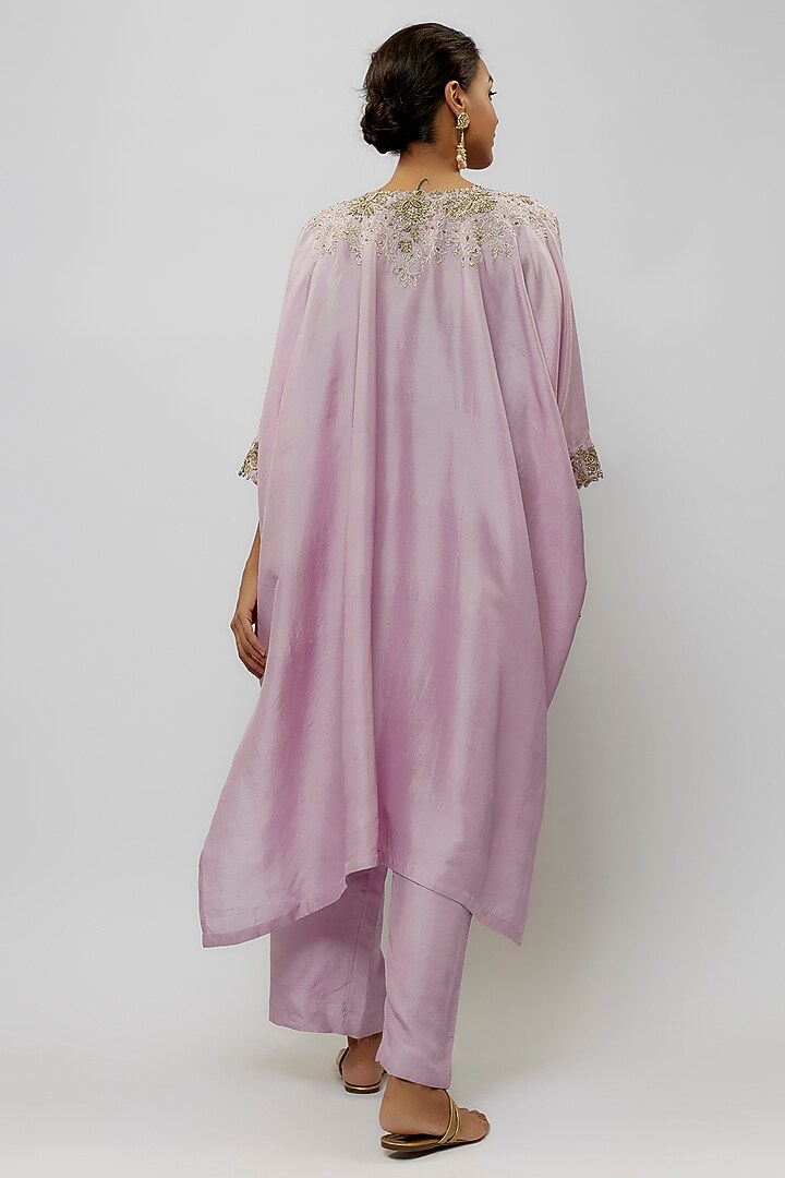 Lilac Pure Silk Hand Embroidered Kurta Set by Mrunalini Rao at Pernia's Pop Up Shop