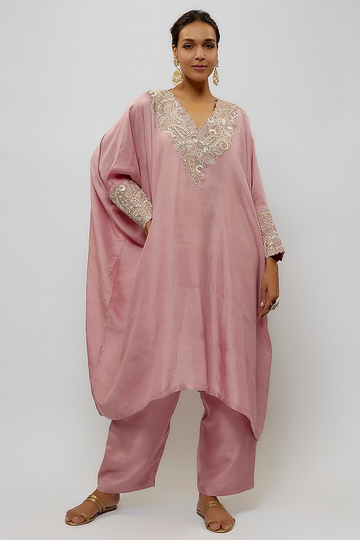 Blush Pure Silk Hand Embroidered Kurta Set by Mrunalini Rao at Pernia's Pop Up Shop