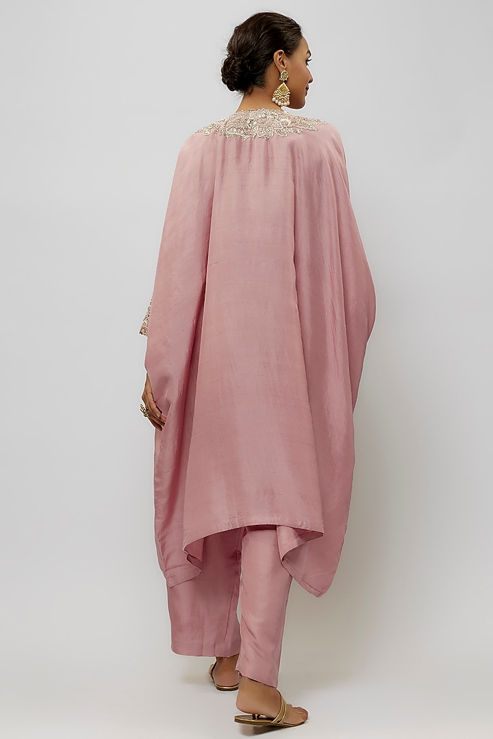 Blush Pure Silk Hand Embroidered Kurta Set by Mrunalini Rao at Pernia's Pop Up Shop