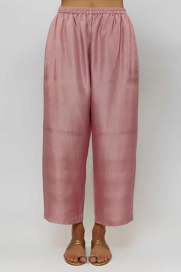 Blush Pure Silk Hand Embroidered Kurta Set by Mrunalini Rao at Pernia's Pop Up Shop
