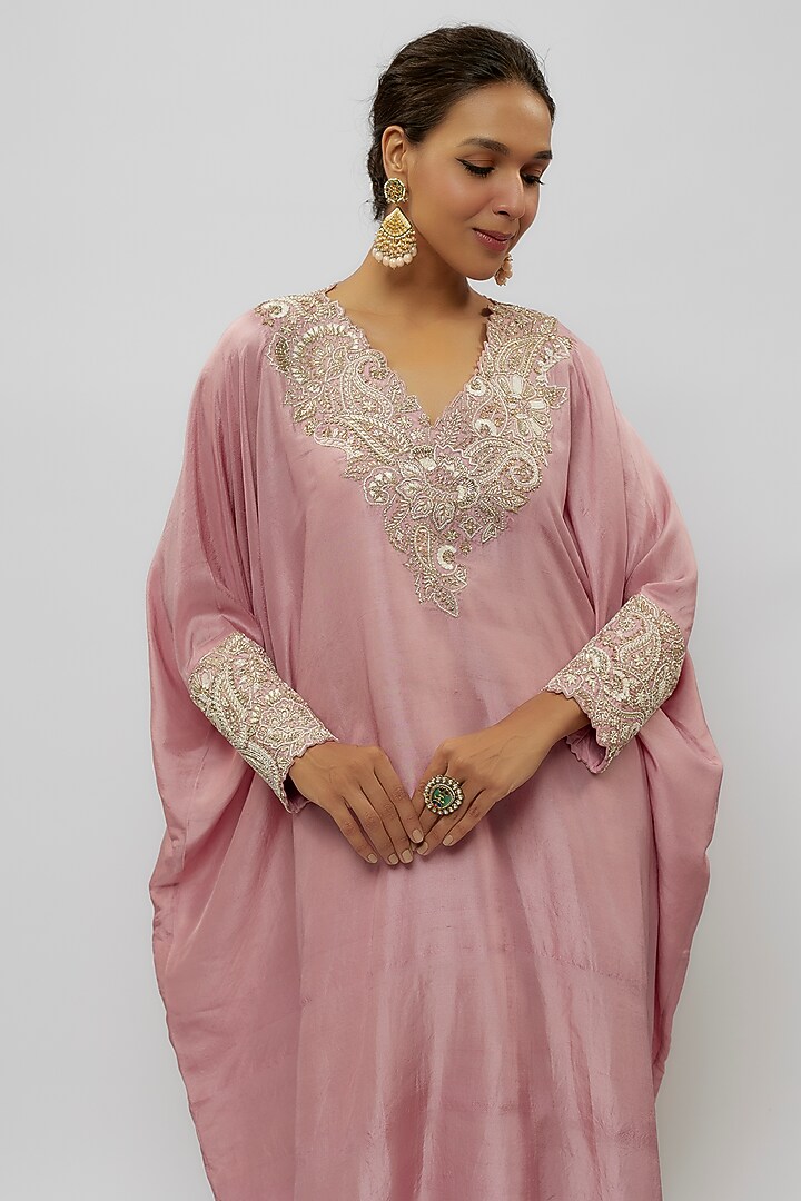 Blush Pure Silk Hand Embroidered Kurta Set by Mrunalini Rao at Pernia's Pop Up Shop