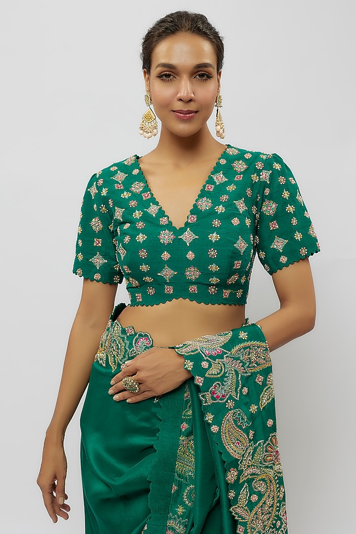 Green Raw Silk Hand Embroidered Bridal Saree Set by Mrunalini Rao at Pernia's Pop Up Shop