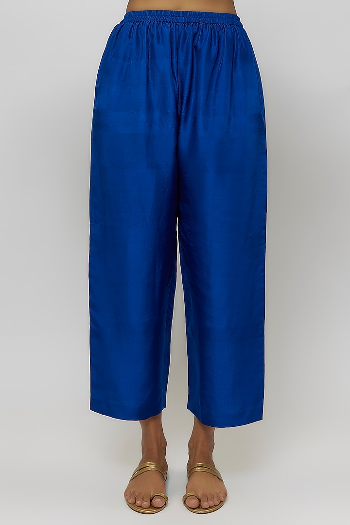 Royal Blue Pure Silk Hand Embroidered Kurta Set by Mrunalini Rao at Pernia's Pop Up Shop