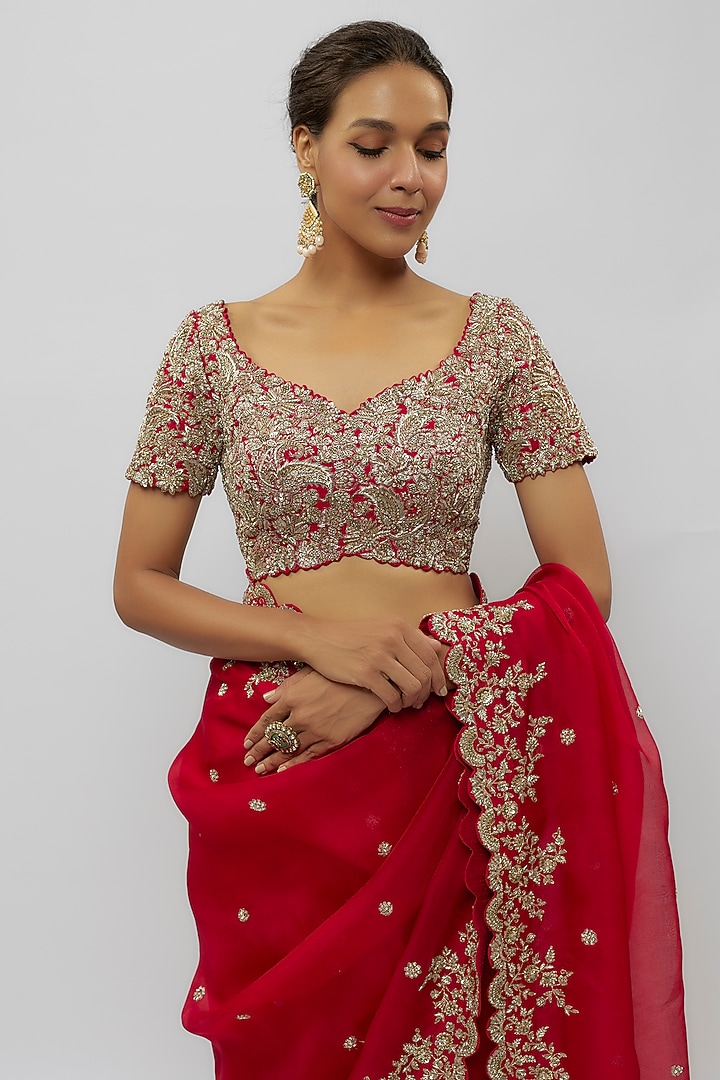 Red Raw Silk Hand Embroidered Bridal Saree Set by Mrunalini Rao at Pernia's Pop Up Shop