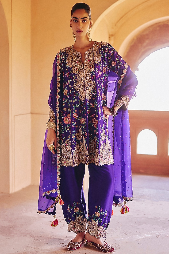 Purple Silk Floral Embroidered Kalidar Kurta Set by Mrunalini Rao at Pernia's Pop Up Shop