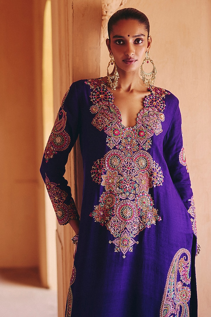 Purple Matka Silk Zardosi Embroidered Kurta Set by Mrunalini Rao at Pernia's Pop Up Shop