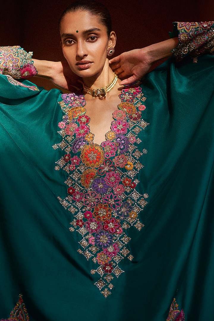 Rama Green Silk Zardosi Embroidered Kurta Set by Mrunalini Rao at Pernia's Pop Up Shop