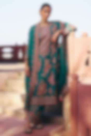 Rama Green Silk Zardosi Embroidered Kurta Set by Mrunalini Rao at Pernia's Pop Up Shop