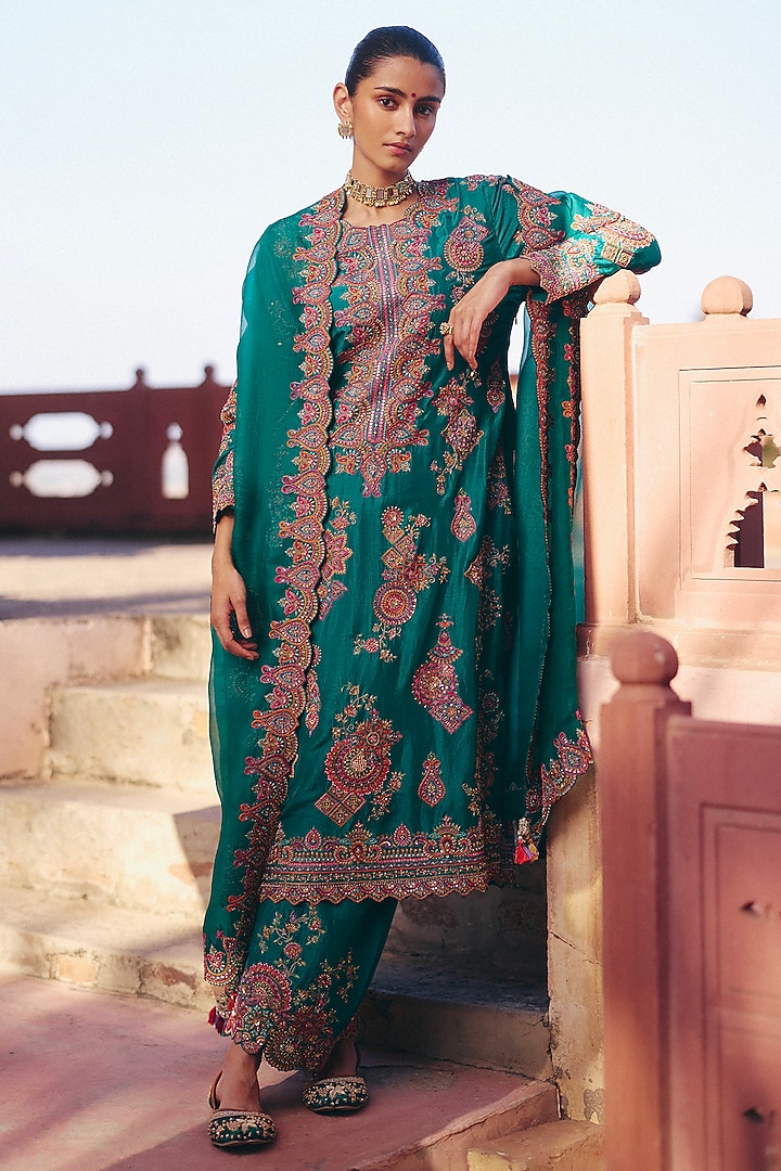 Rama Green Silk Zardosi Embroidered Kurta Set by Mrunalini Rao at Pernia's Pop Up Shop