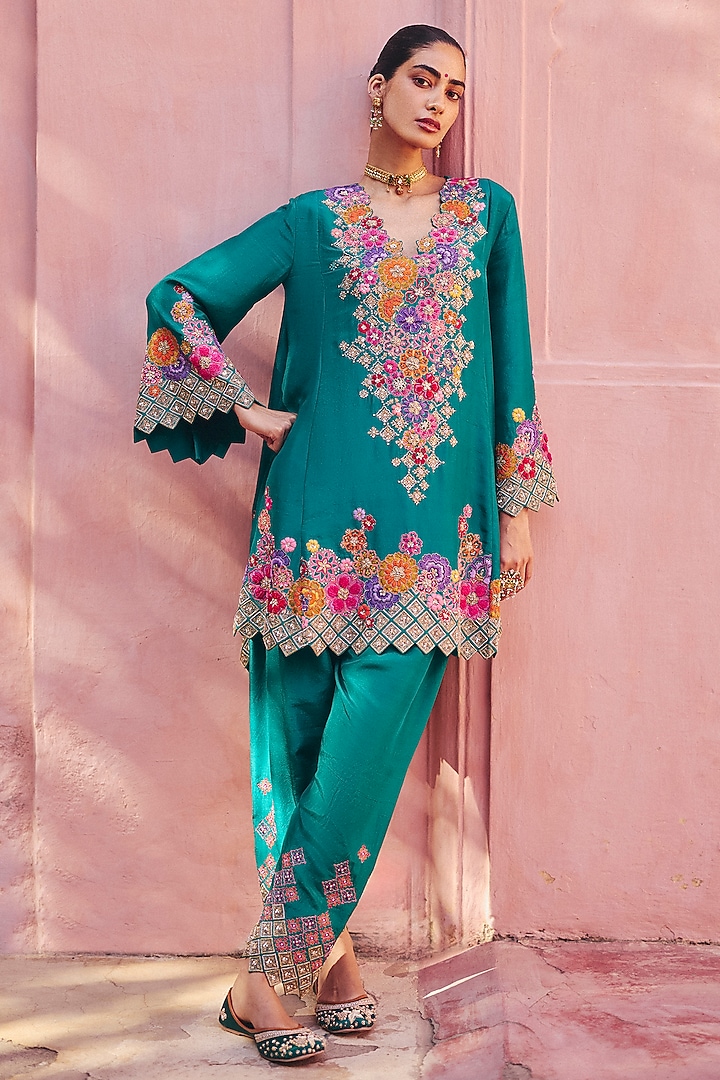Rama Green Silk Zardosi Embroidered A-line Kurta Set by Mrunalini Rao at Pernia's Pop Up Shop