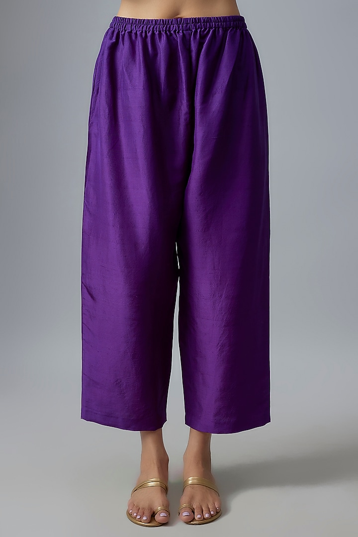 Purple Pure Silk Zardosi & Pearl Hand Embroidered Kurta Set by Mrunalini Rao at Pernia's Pop Up Shop