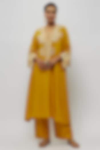 Yellow Pure Silk Hand Embroidered Kurta Set by Mrunalini Rao at Pernia's Pop Up Shop