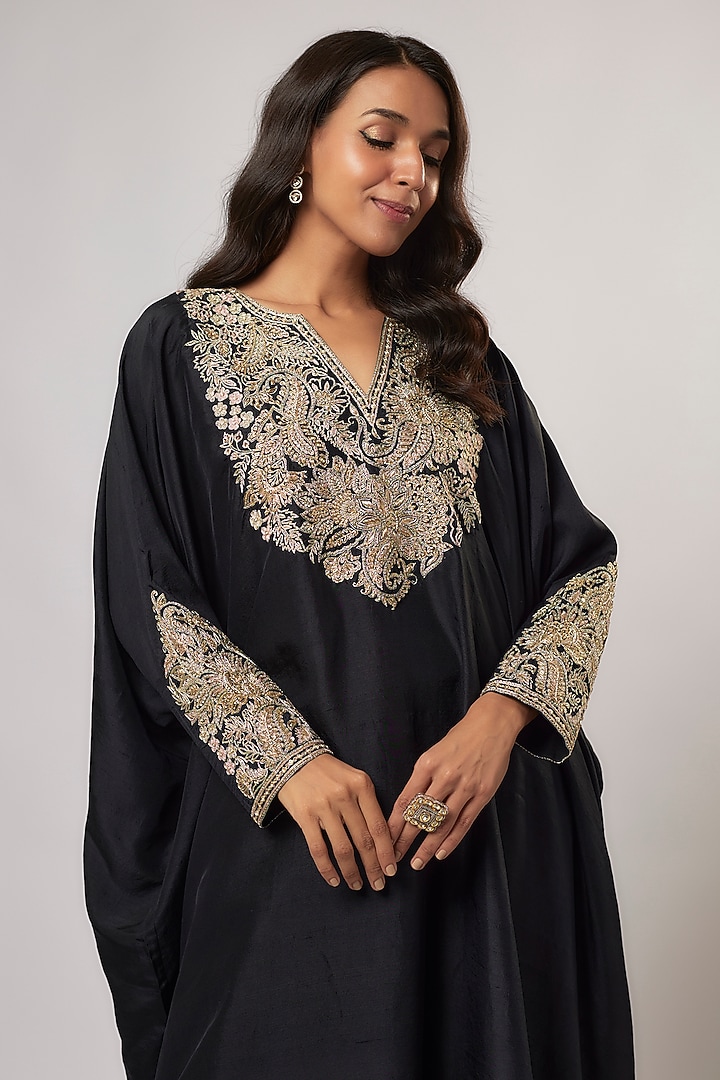 Black Pure Silk Zardosi Embroidered Kurta Set by Mrunalini Rao at Pernia's Pop Up Shop