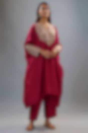 Red Pure Silk Pearl Hand Embroidered Kurta Set by Mrunalini Rao at Pernia's Pop Up Shop