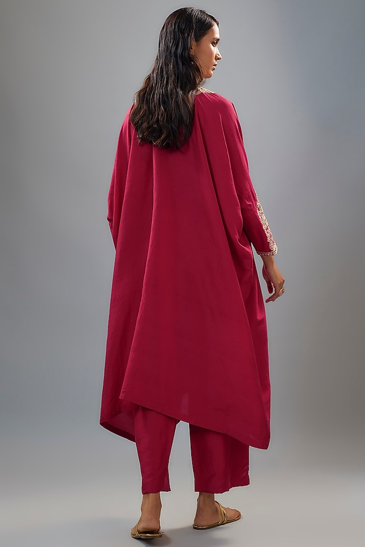 Red Pure Silk Pearl Hand Embroidered Kurta Set by Mrunalini Rao at Pernia's Pop Up Shop